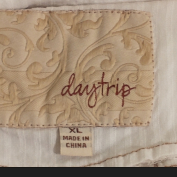 XL White Asymmetrical Zip-Up Jacket by Daytrip - Picture 12 of 15